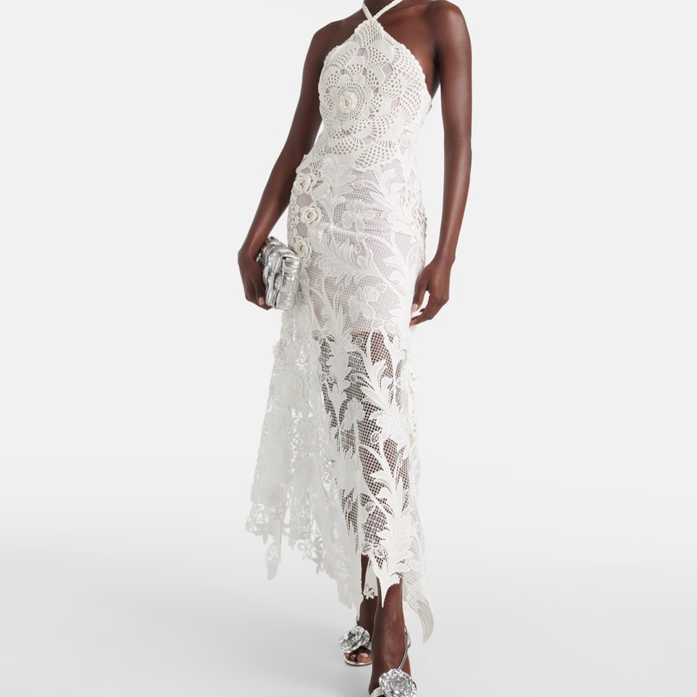 OSCAR DE LA RENTA
Crochet guipure lace gown